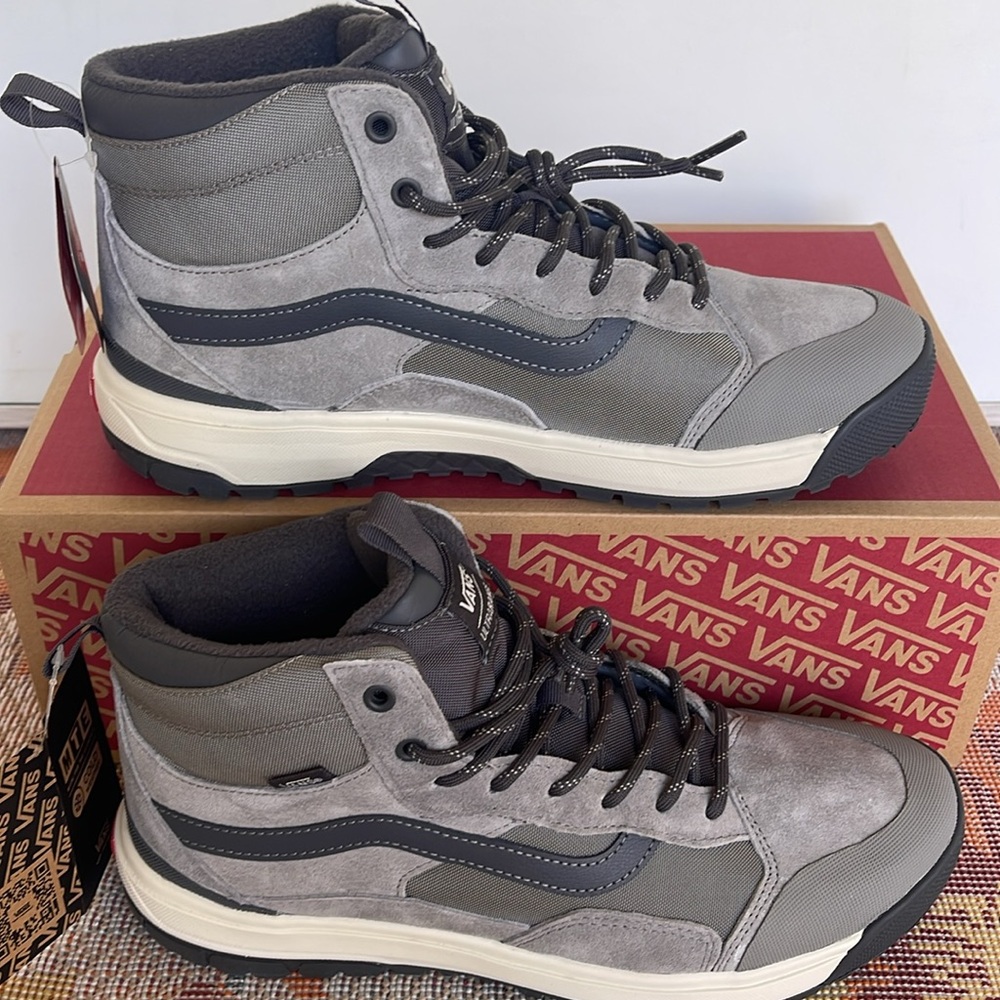 Vans WMNS Sneakers Ultrarange Exo
Drizzle
VN0A5KS5KAQ
Sneakers Boots - Picture 3 of 16